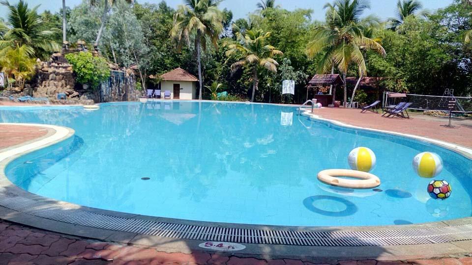 Swimming pool